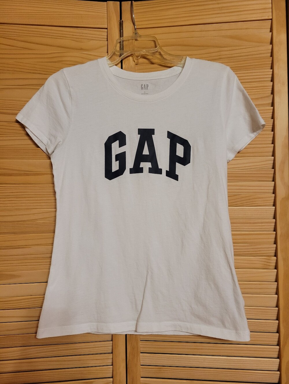 Gap T shirt short sleeve womens Medium White blue logo